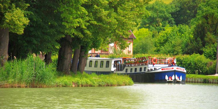 CRUCEROS FLUVIALES CANALES DE FRANCIA CANAL BORGOÑA LA BELLE EPOQUE EUROPEAN WATERWAYS GO BARGING HOTEL BARGE ALQUILER BARCOS FRANCIA CRUCEROS FLUVIALES LUJO PRIVADO
